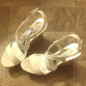 Jennifer Lopez Deja White Wedge Sandals